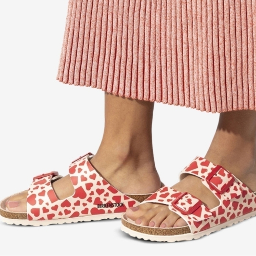 Birkenstock Women RARE  Arizona Hearts Red Sandals Flats shoes sz 36/5 Narrow